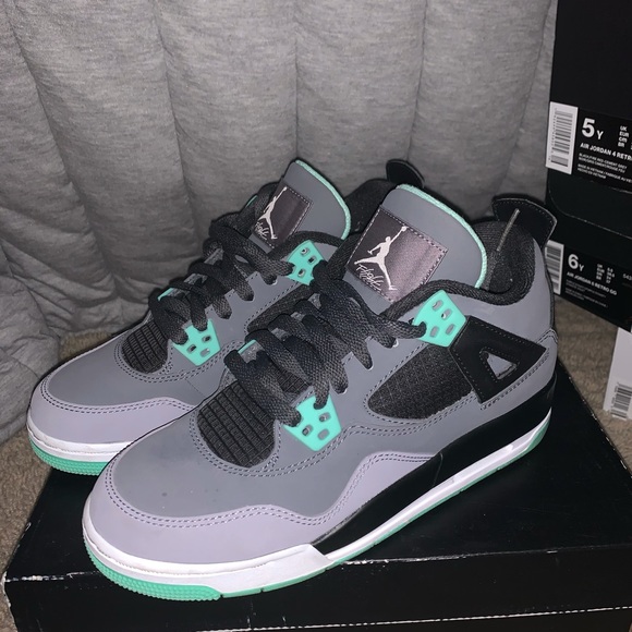 Jordan 4 Green Glow Size 5.5Y - Picture 1 of 6